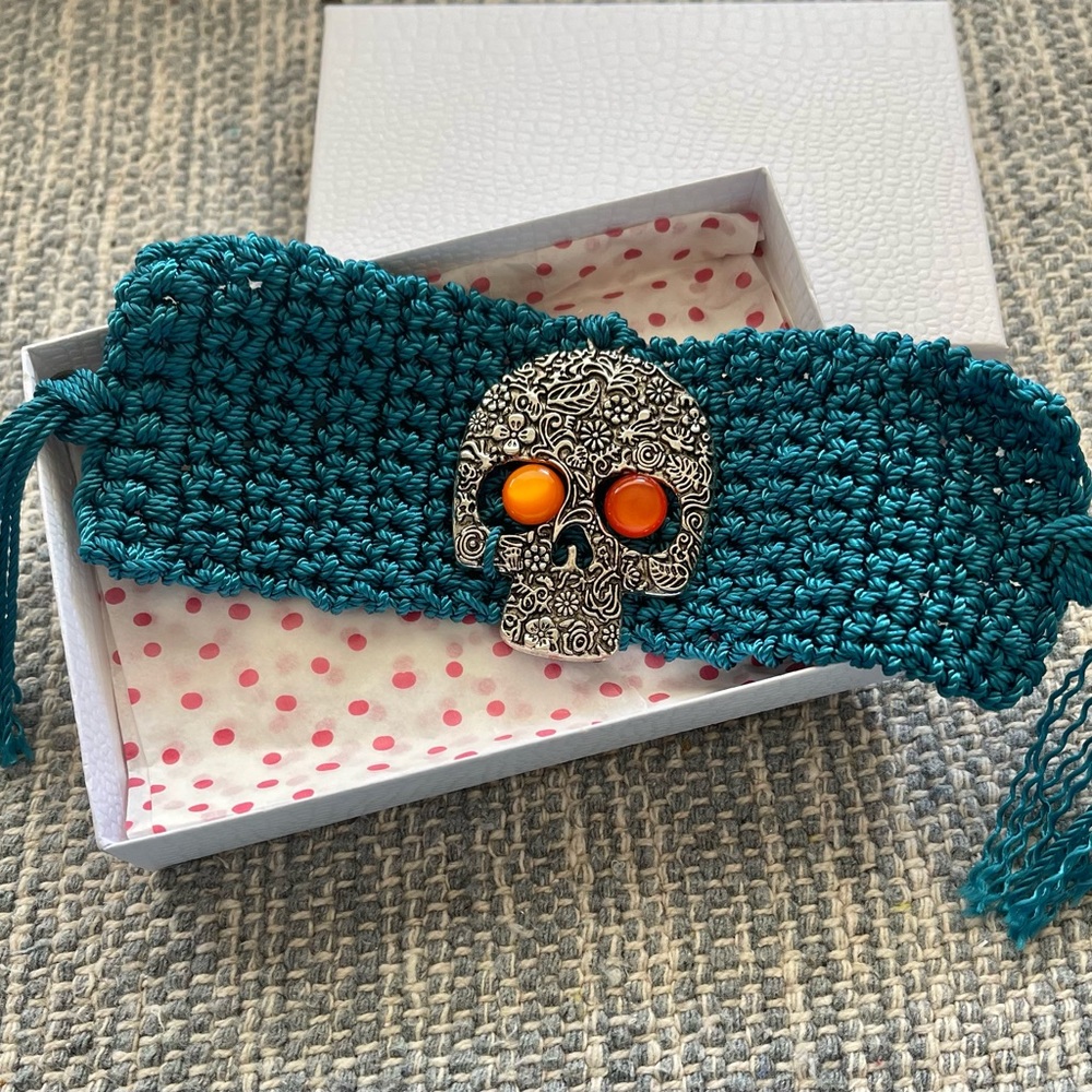 Hand Knits 2 Love Crochet Bracelet Decorative Silvertone Skeleton Tassel Trendy